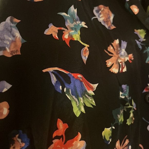 Tucker silk floral blouse - Picture 3 of 5